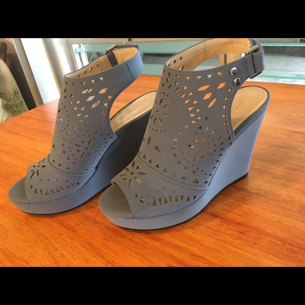 Marc Fisher blue wedges